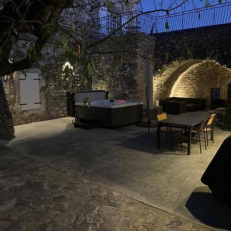 La Closerie D'Escalin Gite 12 Personnes Et Jacuzzi La Garde-Adhémar Exterior foto